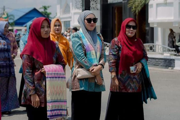 Desa Ugi Sampaikan Ucapan Selamat atas Suksesnya Festival Sutera Kabupaten Wajo Wajo